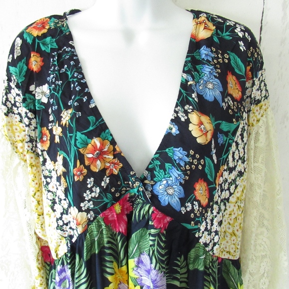 Umgee Botanical Floral Button Front Top